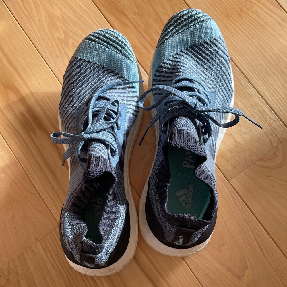adidas ultra boosts X Parley - W size 8.5